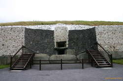 Newgrange entrance and roof box