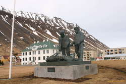 Fishermen memorial statue, in front of the old hospital