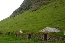 Old sheds and horses, Núpakot
