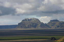 Hafursey rising in front of Mýrdalsjökull
