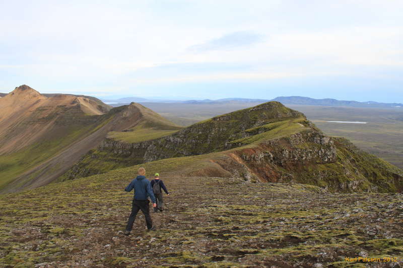 Across the ridge to Móskarðshnúkur