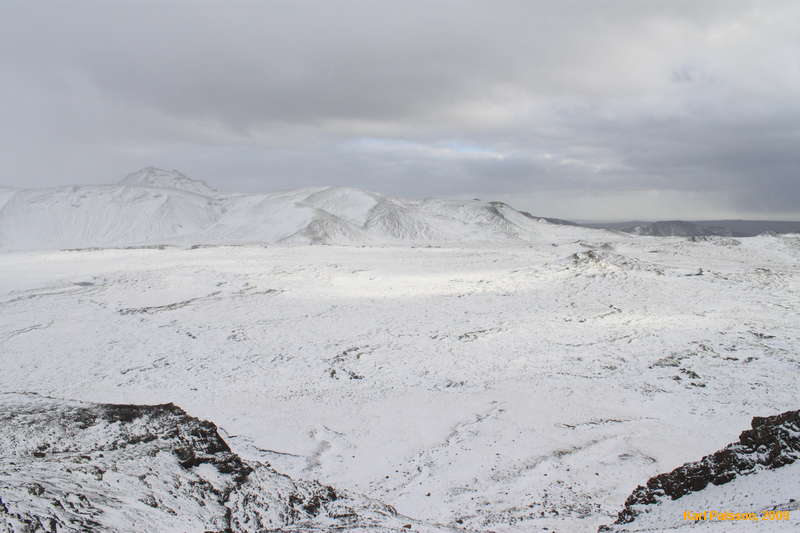 Looking SE towards Kálfstindar
